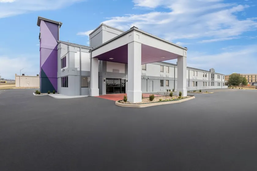 Comfort Inn Muskogee Near Medical Center - Image 1