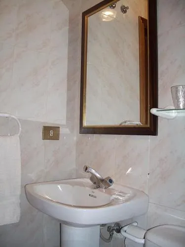 Hostal Alfonso VI - Image 1