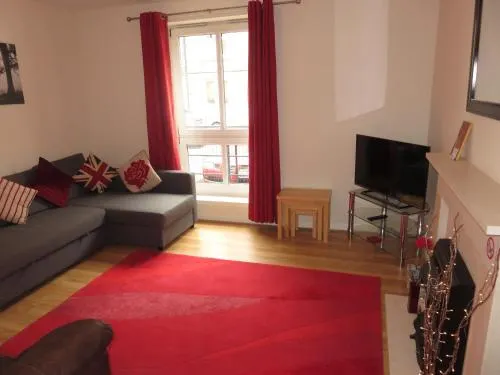 Waverley Park Apartment - Image 1