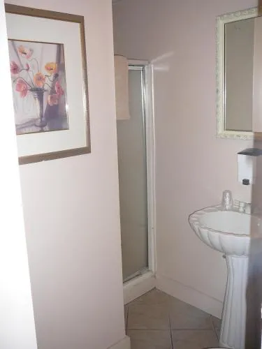 463 Beacon Street Guest House - Image 1