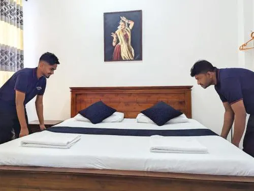 Reliance Hotel by OYO Rooms - Image 1