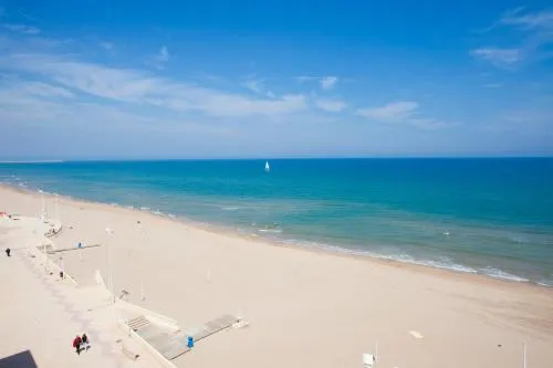 SEAFRONT APARTMENT - Image 1