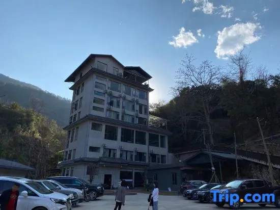 Yanbian Yuyunju Kangyang Village - Image 1