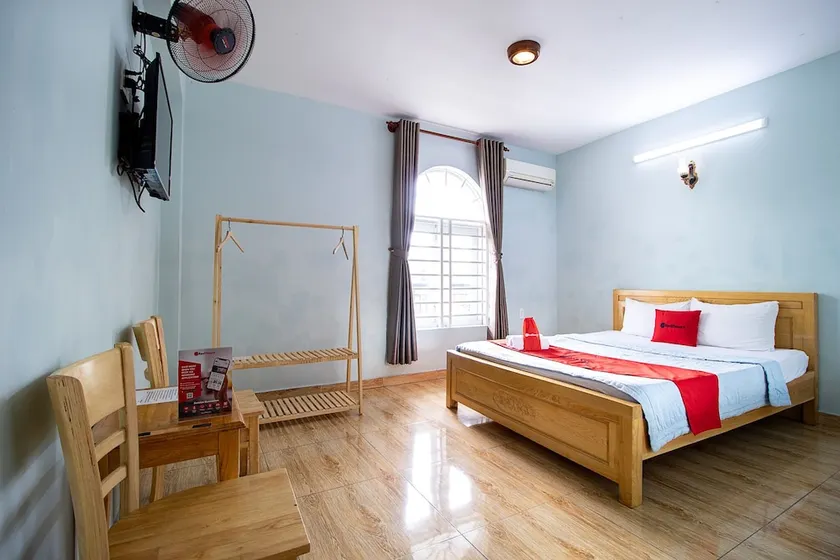 RedDoorz near Saigon Hi-Tech Park - Image 1