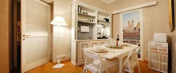 Piazza di Spagna Sweet Home - Image 1