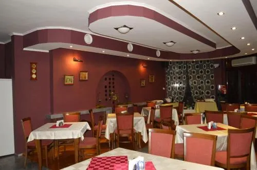 Hotel Drama - Image 1