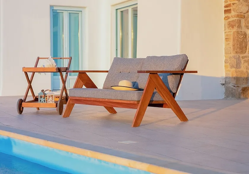 Perfect 8BR Villa in Tourlos With Private Pool - Image 1