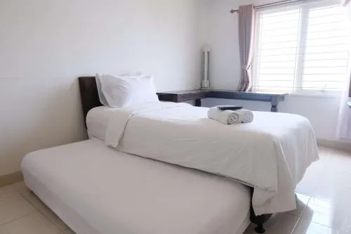 Best Deal 2Br At Apartment Pinewood - Image 1