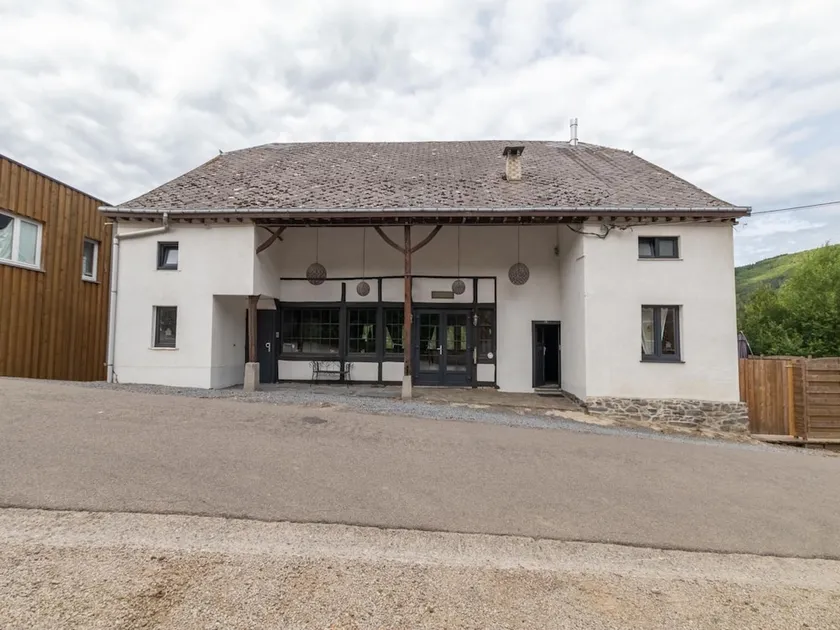 Farmhouse by Lake Coo With Jacuzzi - Image 1