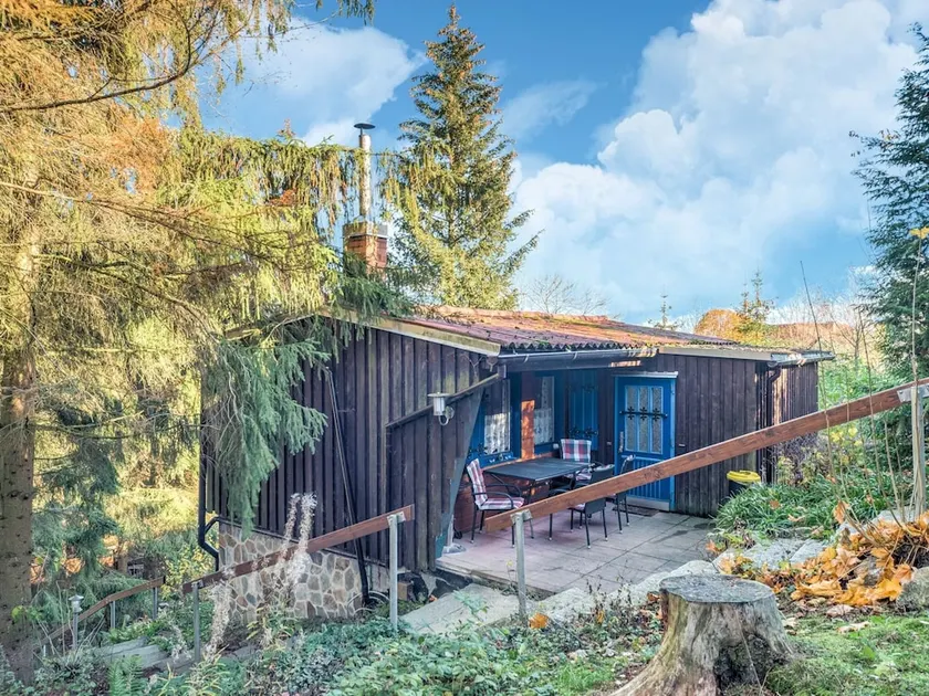 Stunning Holiday Home in Güntersberge near Lake - Image 1