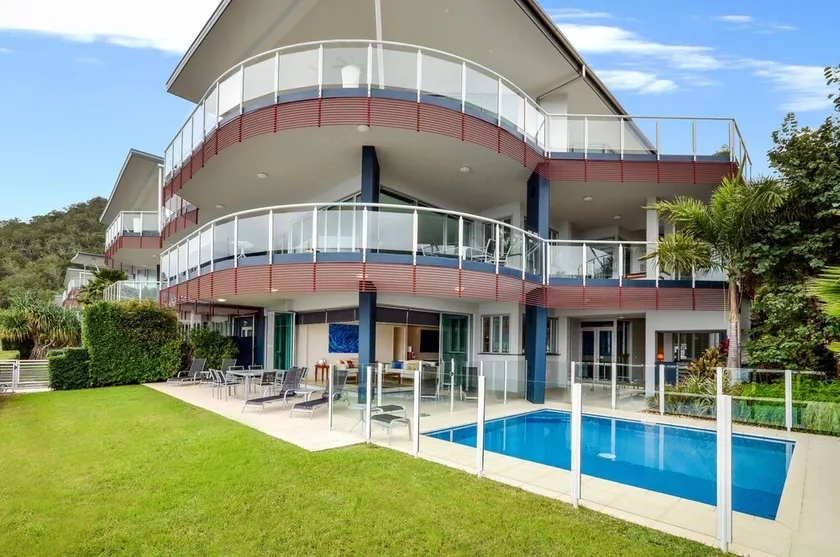 Pavilion 17 Oceanfront Ground Floor Heated Pool Plus Golf Bu - Image 1