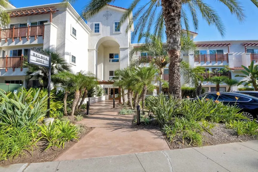 La Costa Comfort - Resort-style Living for 2 - Image 1