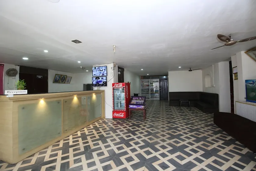 Hotel Satkar by OYO Rooms - Image 1