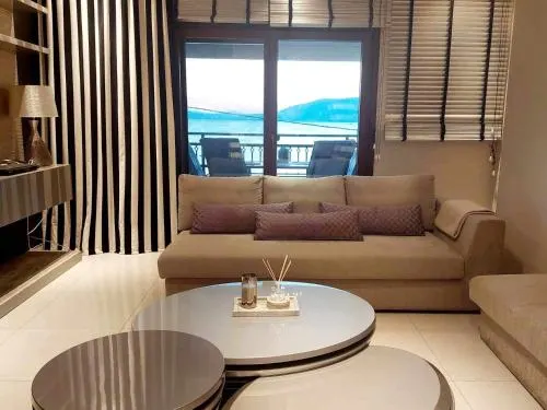 Mary's Luxury Apartment - Image 1