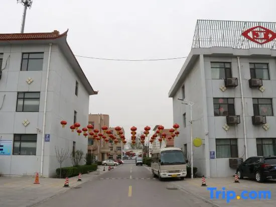 Cangzhou Hotel - Image 1