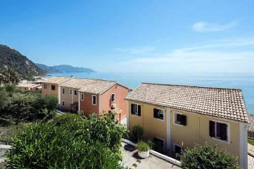 Fays Apartments Glyfada - Image 1