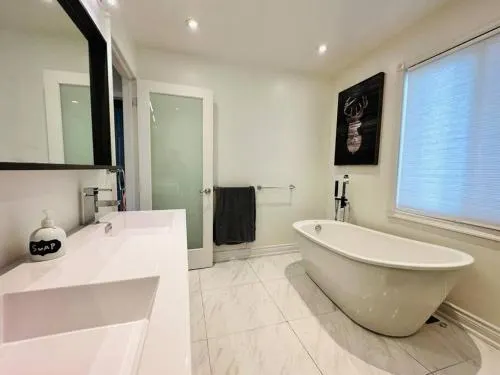 Elegant New Reno Sweet Home - Image 1