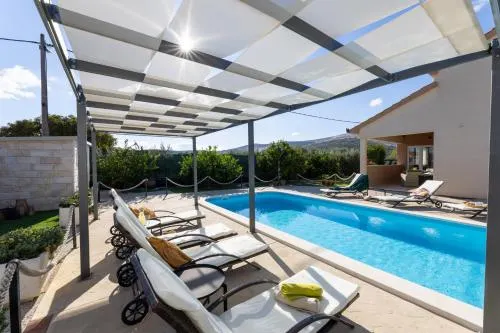 Beautiful Holiday Home Villa Luka - Image 1