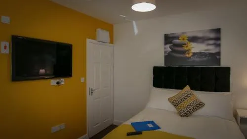 UR City Pad Richmond Apartments - Image 1