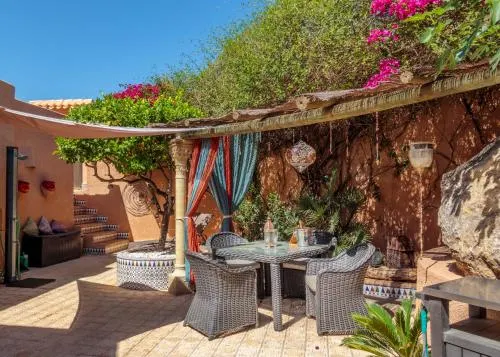Casa de la Roca A Beautiful 2 Bed 2 Bath Detached Villa - Image 1