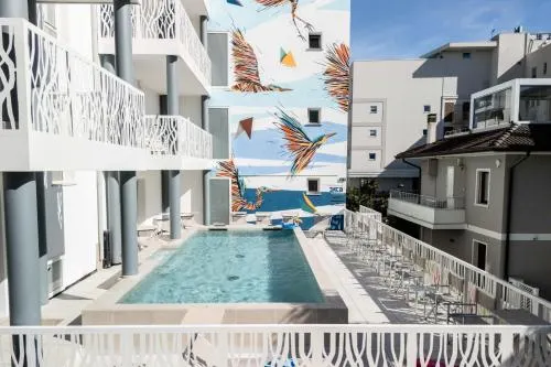 Hotel Marzia Holiday Queen - Image 1