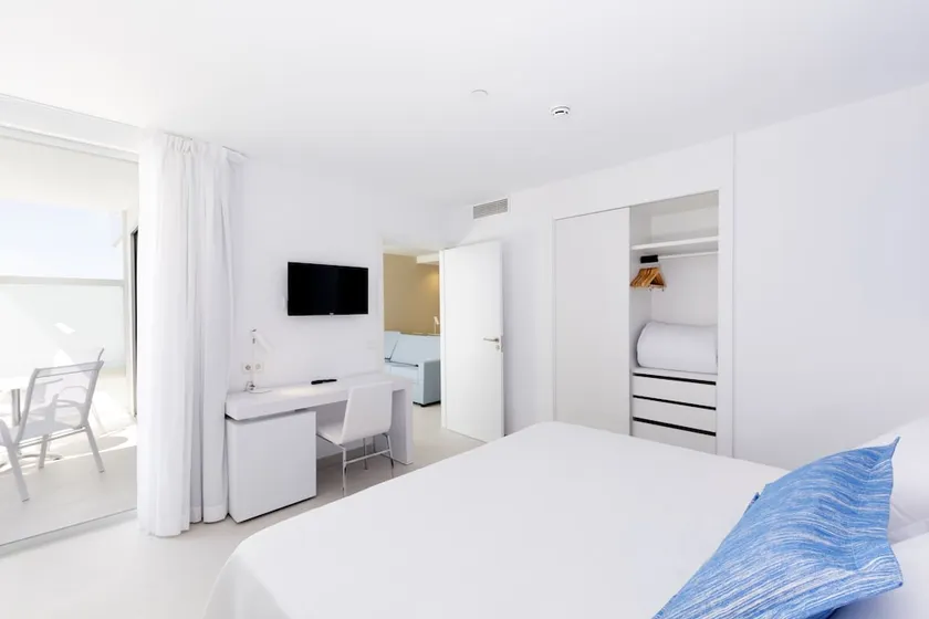 Hotel Delfin Mar - Image 1