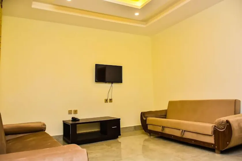 Rock And Green Hotel - Image 1