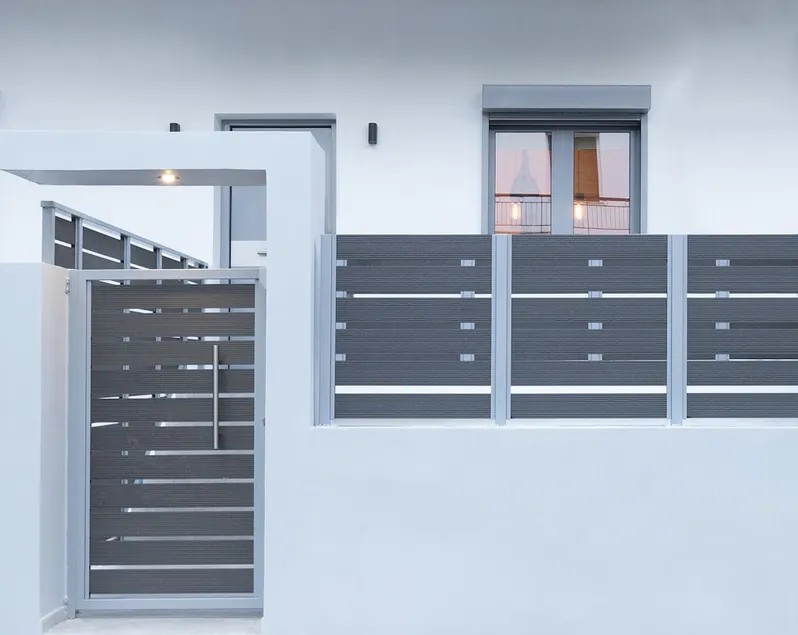 Andos Cozy & Luxury Upgraded Apartments - Image 1