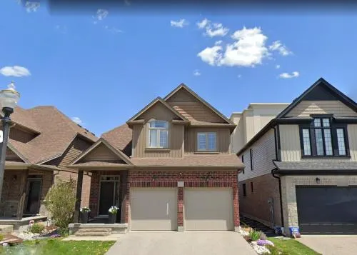 Executive House easy access to Kitchener-Waterloo, Cambridge, Toronto, walk to restaurants - Image 1