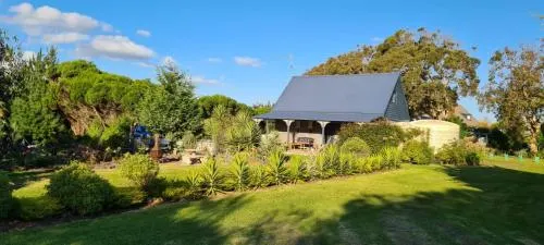 Cape Nelson Retreat B&B - Image 1