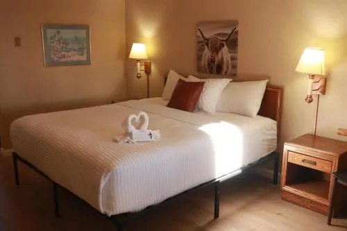 El Rancho Boulder Motel - Image 1