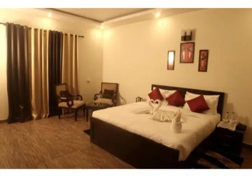 Riverside Resort in Lap of Nature - Image 1