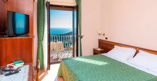 Hotel Montana - Image 1