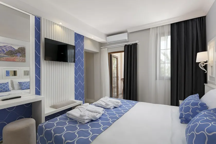 Loxia Comfort Club Side - Image 1