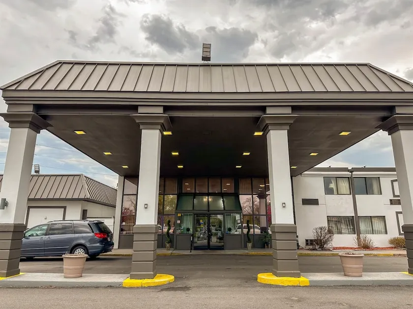 QUALITY INN ROCHESTER AIRPORT - Image 1