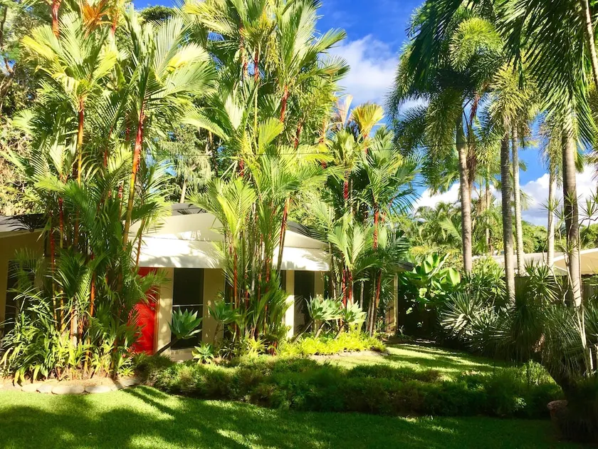 Aquatica - Luxe Holiday Home - Image 1