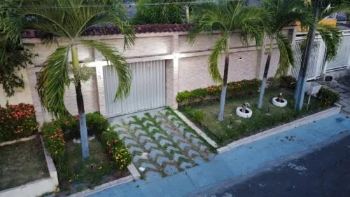 Excelente Casa no Bairro Mundo Novo com piscina - Image 1