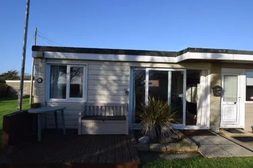 Chalet 57 Sandown Bay Holiday Centre - Image 1