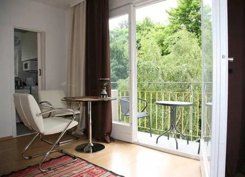 Oase Im Park - Image 1