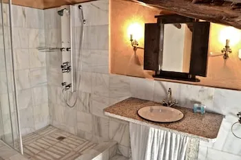 Casa Otombo - Image 1