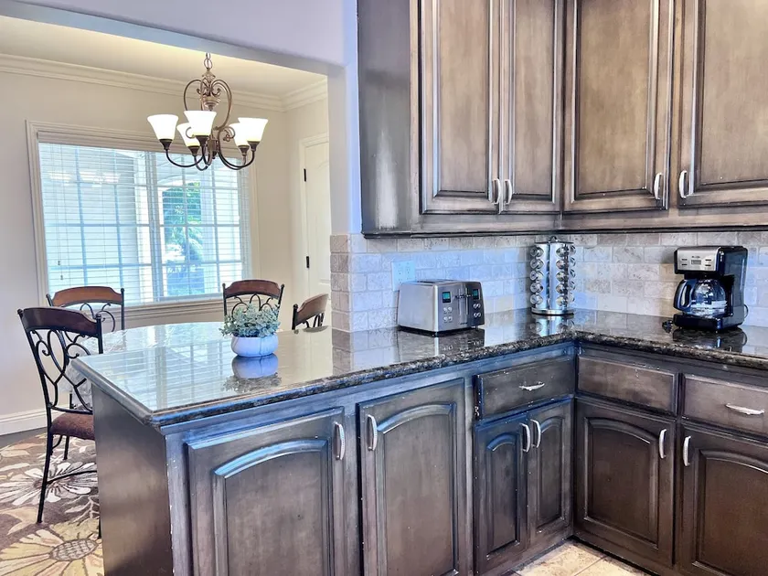 Gorgeous Pool Home 1/2 Mile Walk to Disney - Image 1