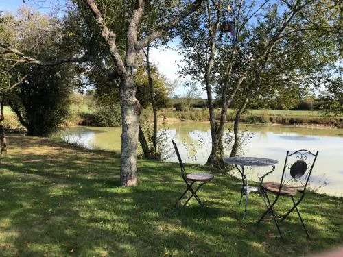 1 Bedroom Peaceful Lake Room With Lake Views - Image 1