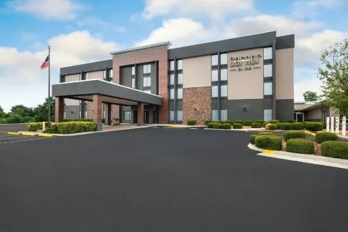 La Quinta Inn & Suites by Wyndham Wytheville - Image 1
