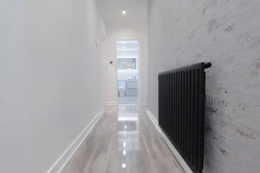 Stunning Luxury Apartment Near Motherwell - Image 1