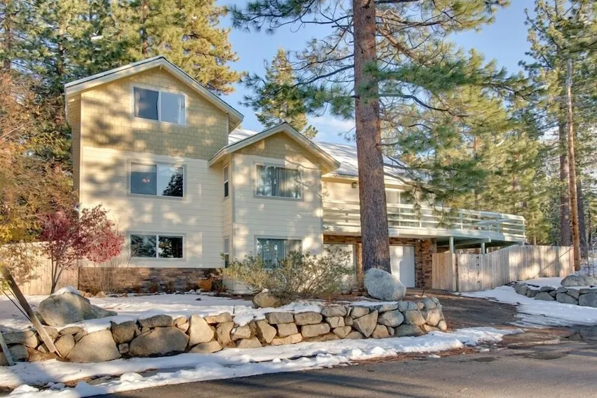 Sequoia Chalet 5 Bedroom Home - Image 1