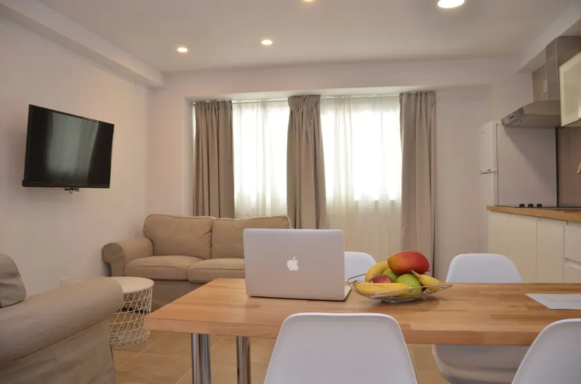 City Suites Abastos - Image 1