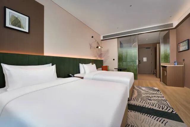 Hilton Garden Inn Qingdao West Coast Century Avenue - Image 1