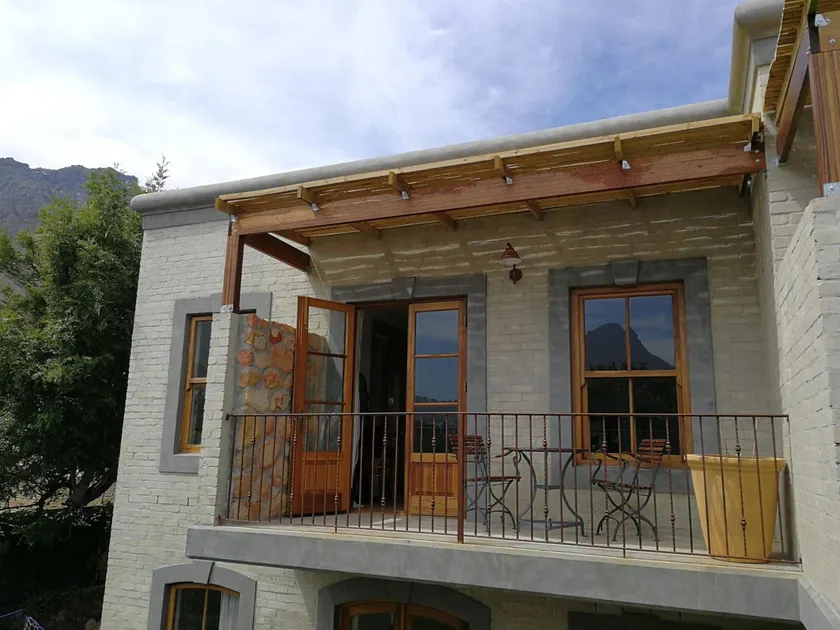Bakovenbay Luxury Suites - Image 1