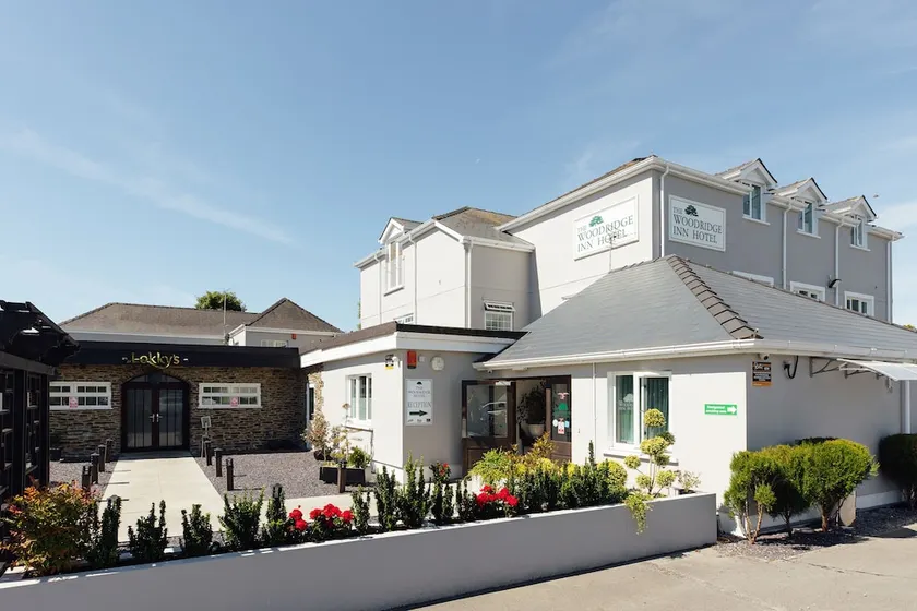 Woodridge Inn Hotel - Image 1