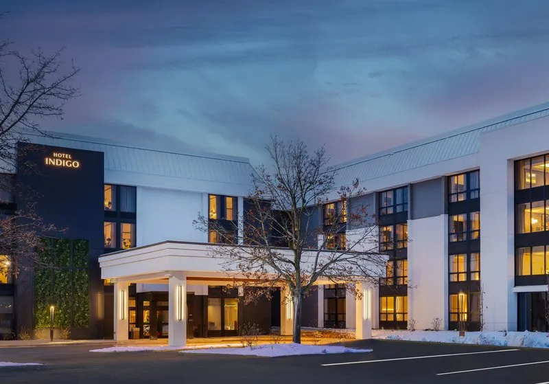 Troy Inn & Suites - Image 1